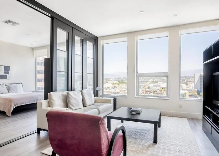 Downtown 2Br W Pool Gym Wd Nr Convention Center Lax-1040